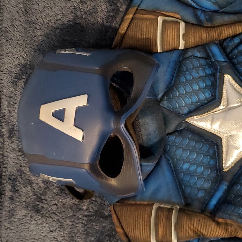 Captain America costume - Picture 3 of 8